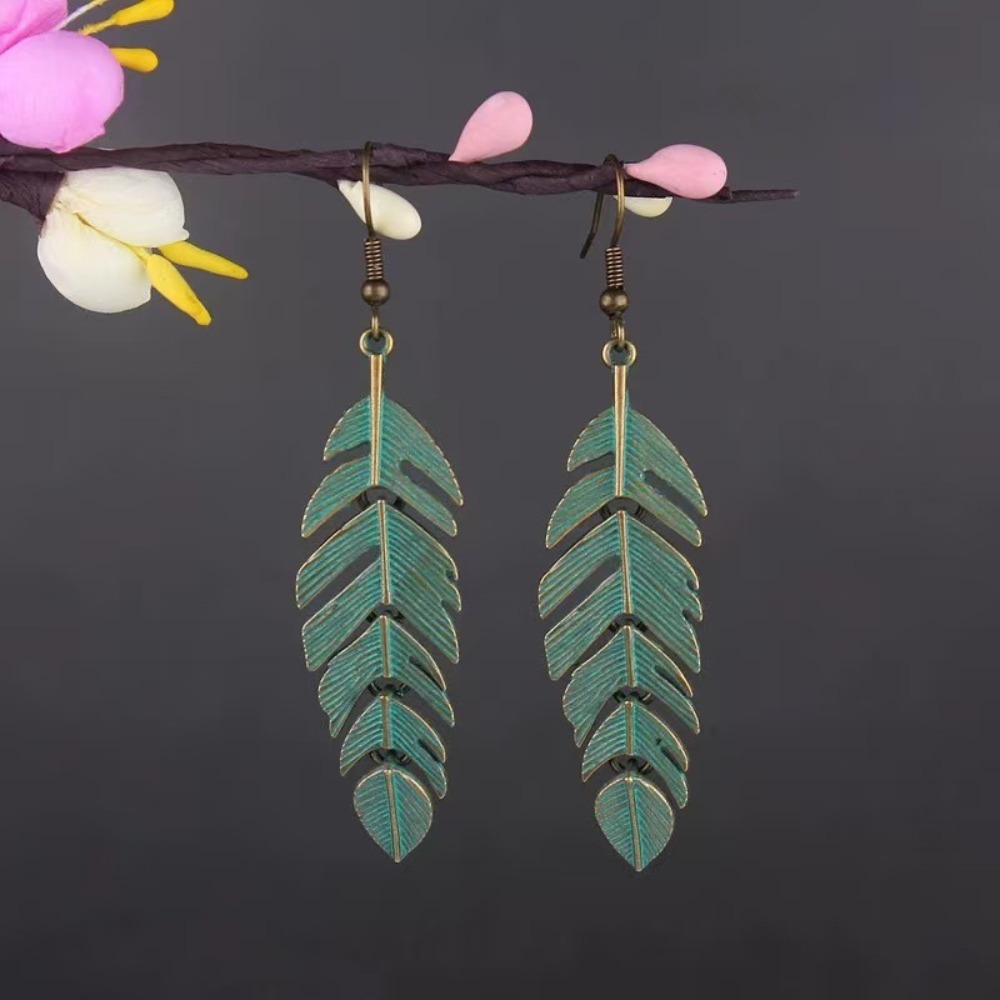 Badminton Victory - Retro Metal Dangle Earrings Royal Court