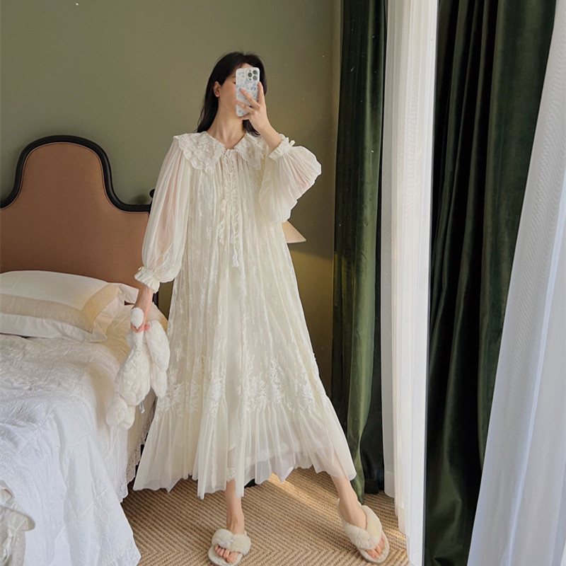 Vintage Luxury White Lace 2Pcs - đánh giá và giá Badminton Victory