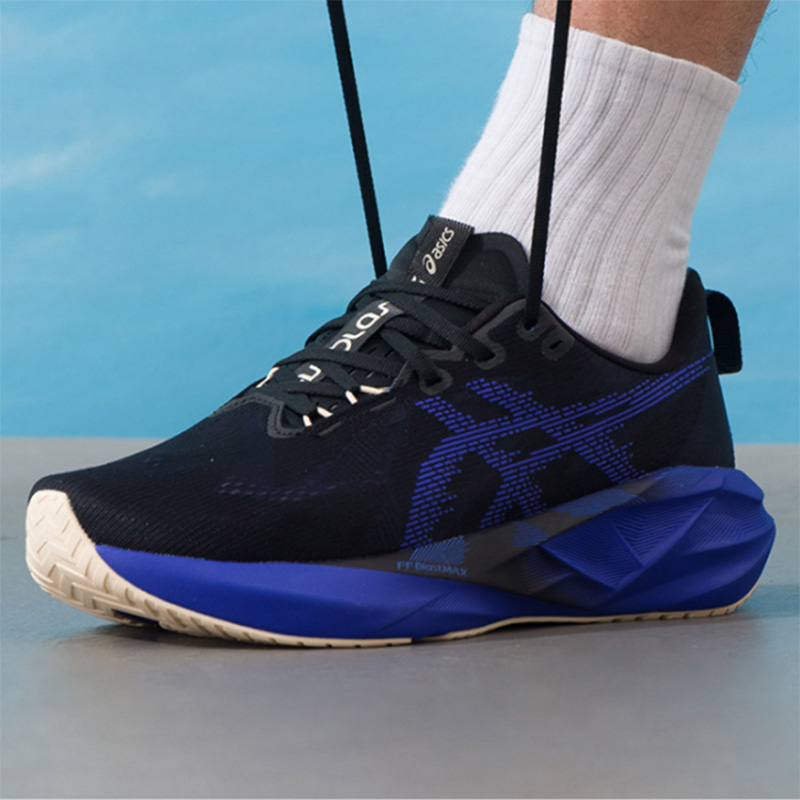 Asics NOVABLAST 5 Black Royal  - đánh giá và giá Badminton Victory